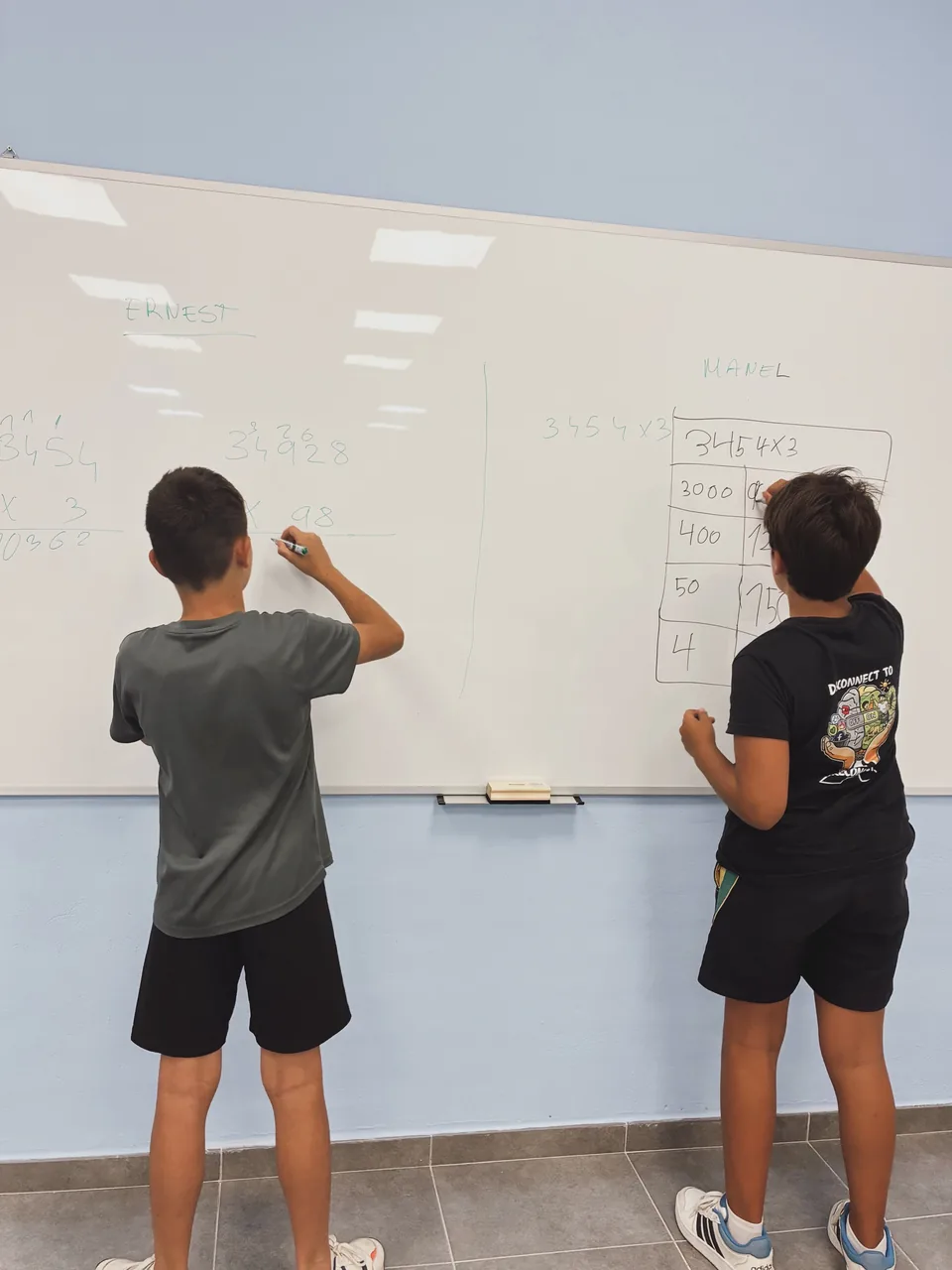 Repaso en pareja con ejercicios de matemáticas en L’Oroneta, Picassent