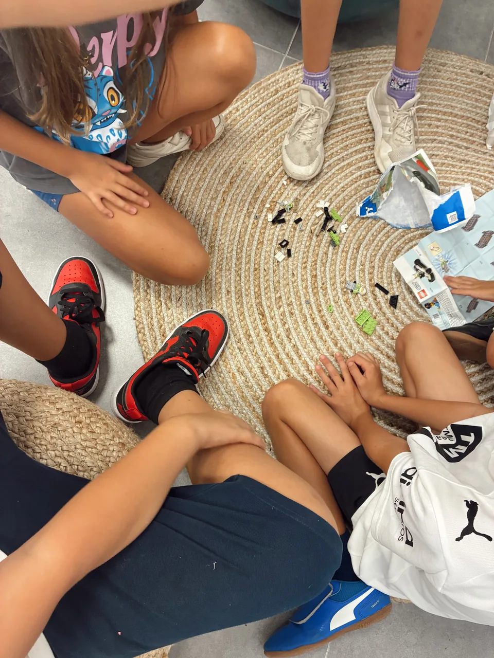 Taller de construcción en grupo con piezas en L’Oroneta, Picassent